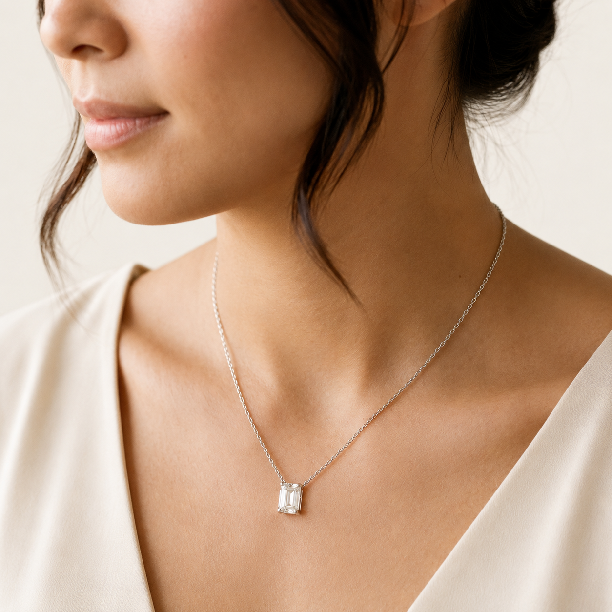 Emerald Solitaire Diamond Necklace
